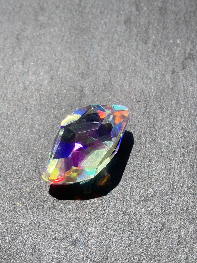 ダイクロクリスタル