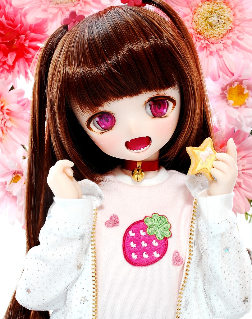 【展示】DDH-01(セミホワイト肌)カスタムヘッド+自作レジンアイ2組+チョーカー2種