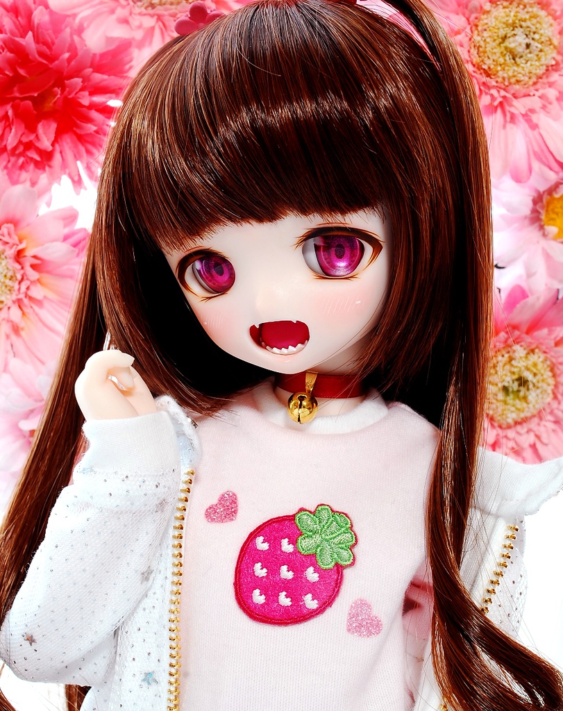 【展示】DDH-01(セミホワイト肌)カスタムヘッド+自作レジンアイ2組+チョーカー2種