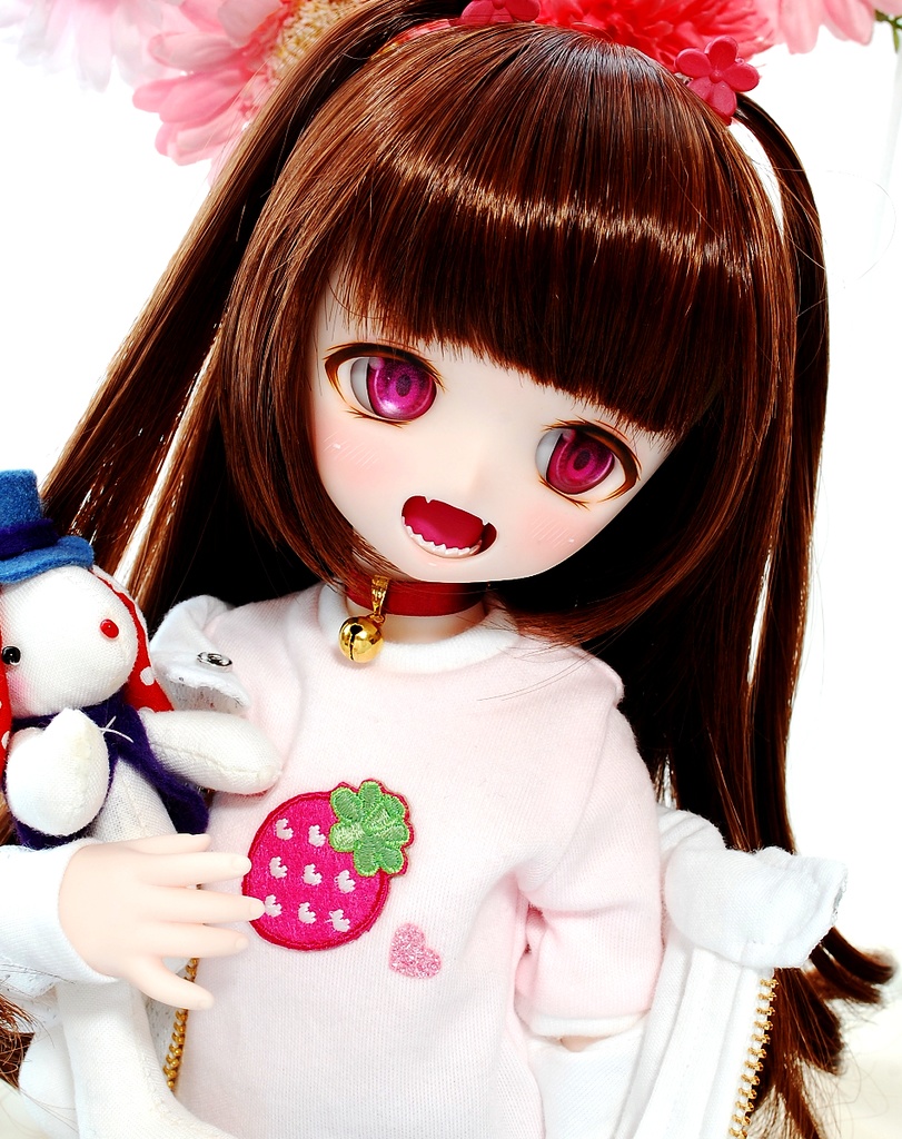 【展示】DDH-01(セミホワイト肌)カスタムヘッド+自作レジンアイ2組+チョーカー2種