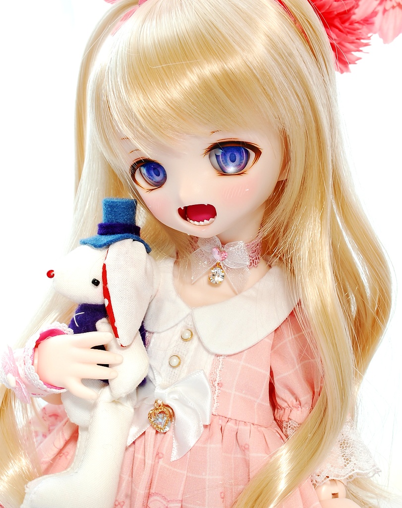 【展示】DDH-01(セミホワイト肌)カスタムヘッド+自作レジンアイ2組+チョーカー2種