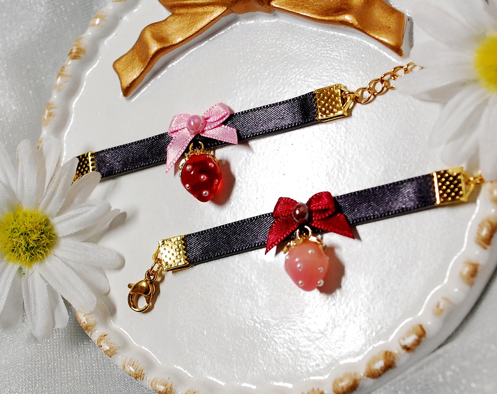 【終売】いちごチャームチョーカー