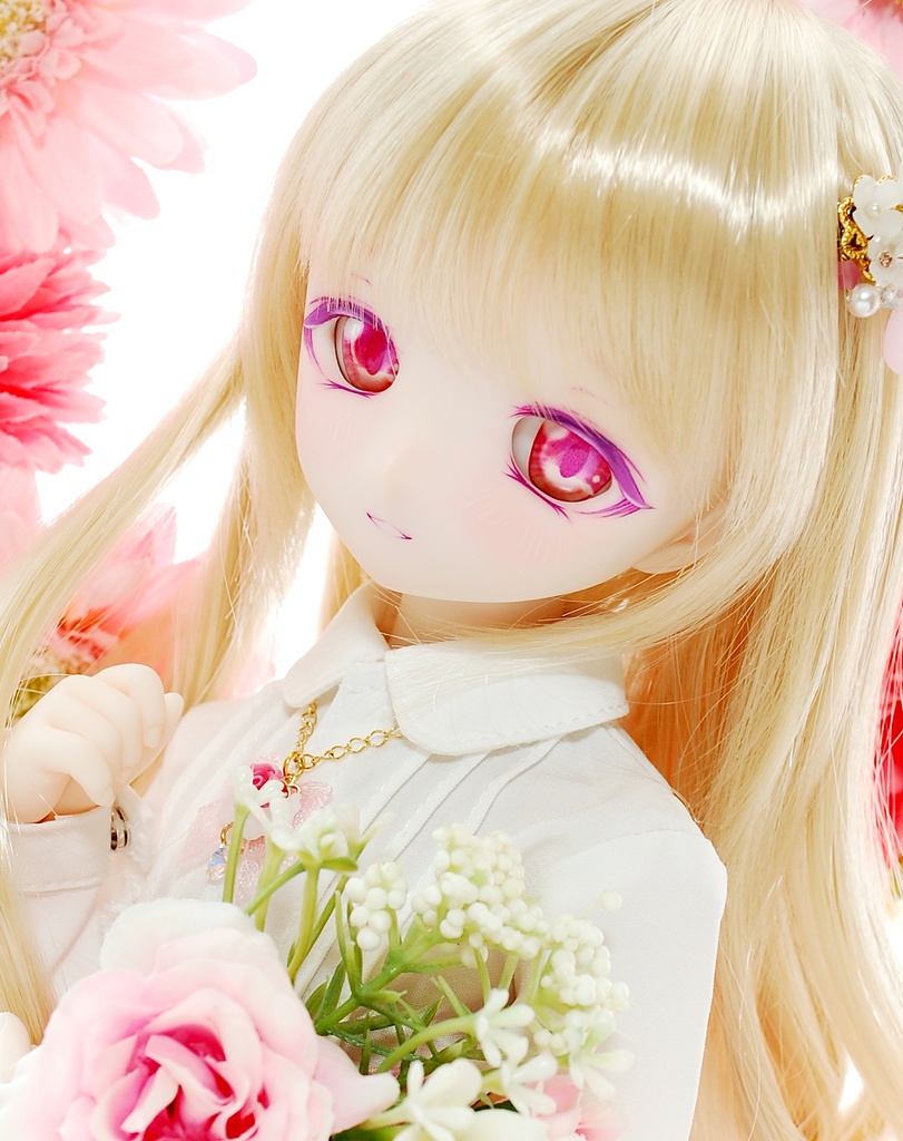 【展示】DDH-01(セミホワイト肌)カスタムヘッド+自作(レジンアイ2組+ネックレス)