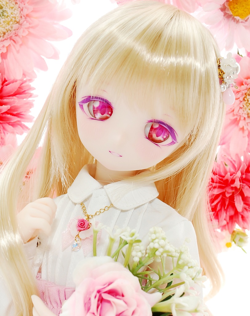 【展示】DDH-01(セミホワイト肌)カスタムヘッド+自作(レジンアイ2組+ネックレス)