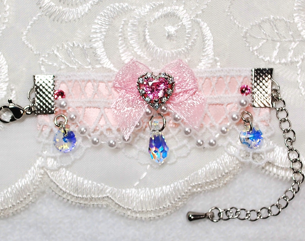 クリスタルのキラキラチョーカー