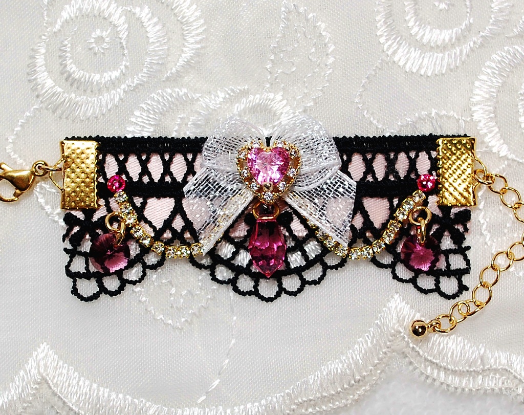 クリスタルのキラキラチョーカー