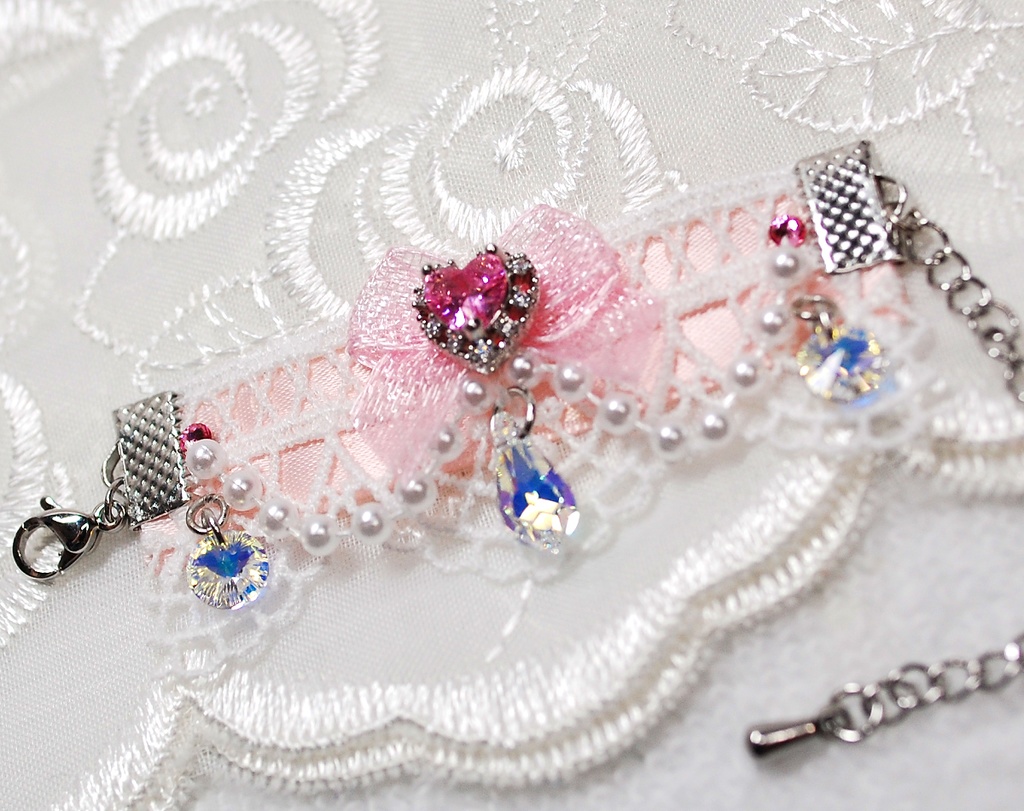 クリスタルのキラキラチョーカー