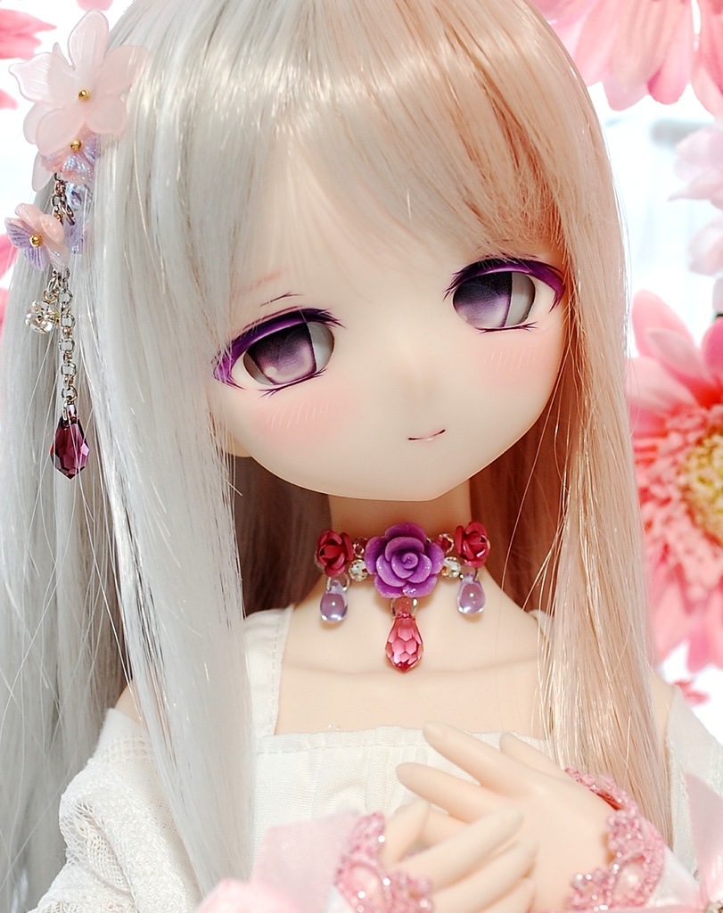 【展示】DDH-01(セミホワイト肌)カスタムヘッド+自作カボションアイ2組+チョーカー1種