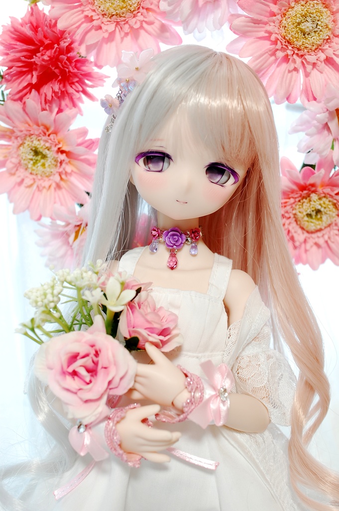 【展示】DDH-01(セミホワイト肌)カスタムヘッド+自作カボションアイ2組+チョーカー1種