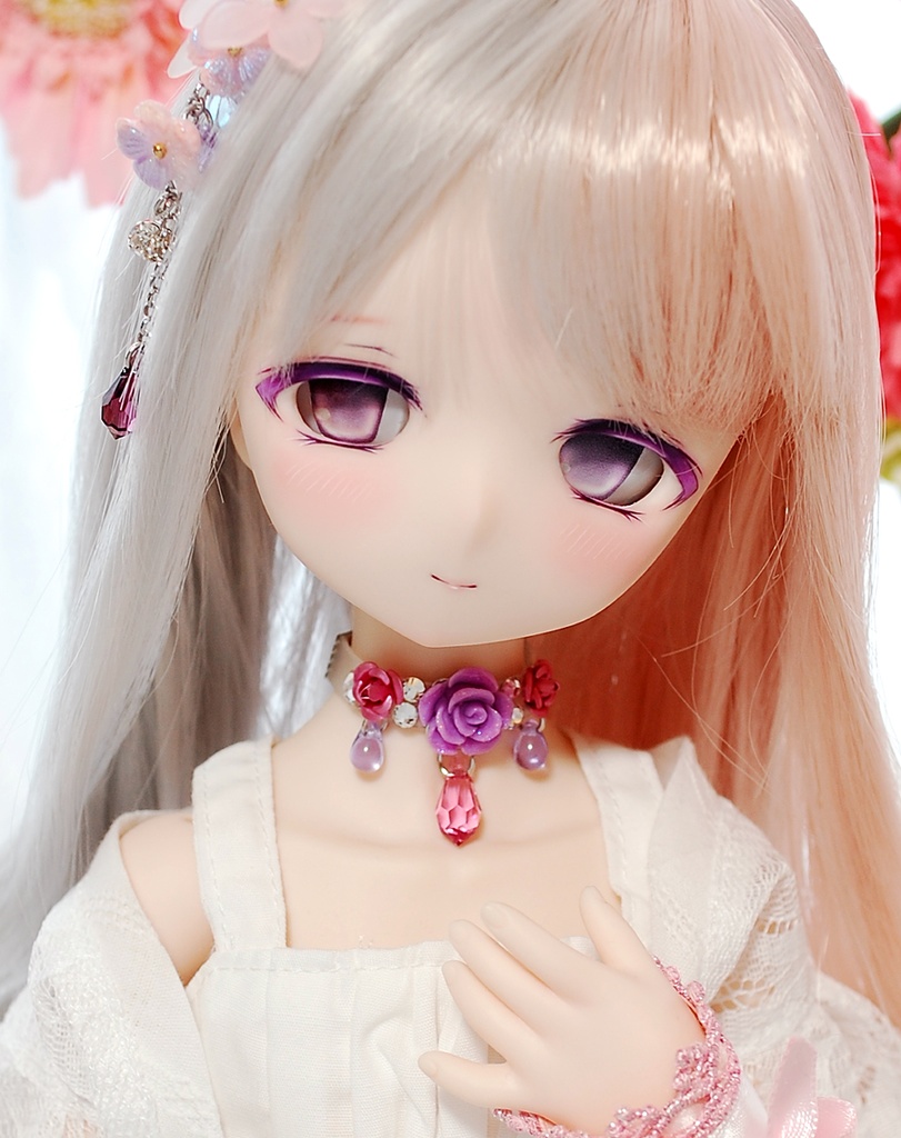 【展示】DDH-01(セミホワイト肌)カスタムヘッド+自作カボションアイ2組+チョーカー1種