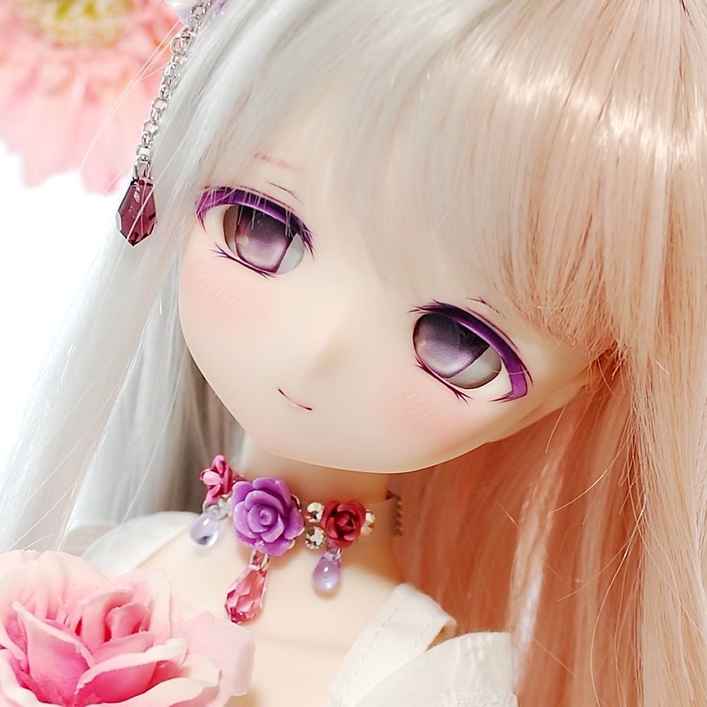 【展示】DDH-01(セミホワイト肌)カスタムヘッド+自作カボションアイ2組+チョーカー1種