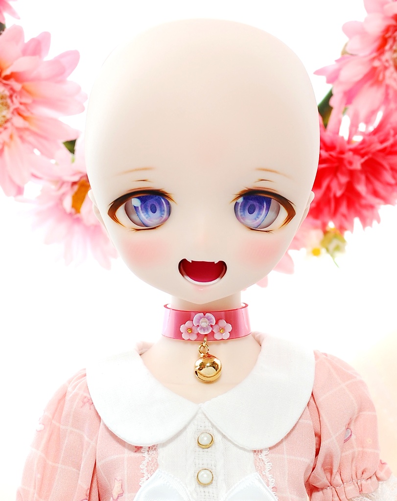 【展示】DDH-01(セミホワイト肌)カスタムヘッド+自作カボションアイ1組+チョーカー1種