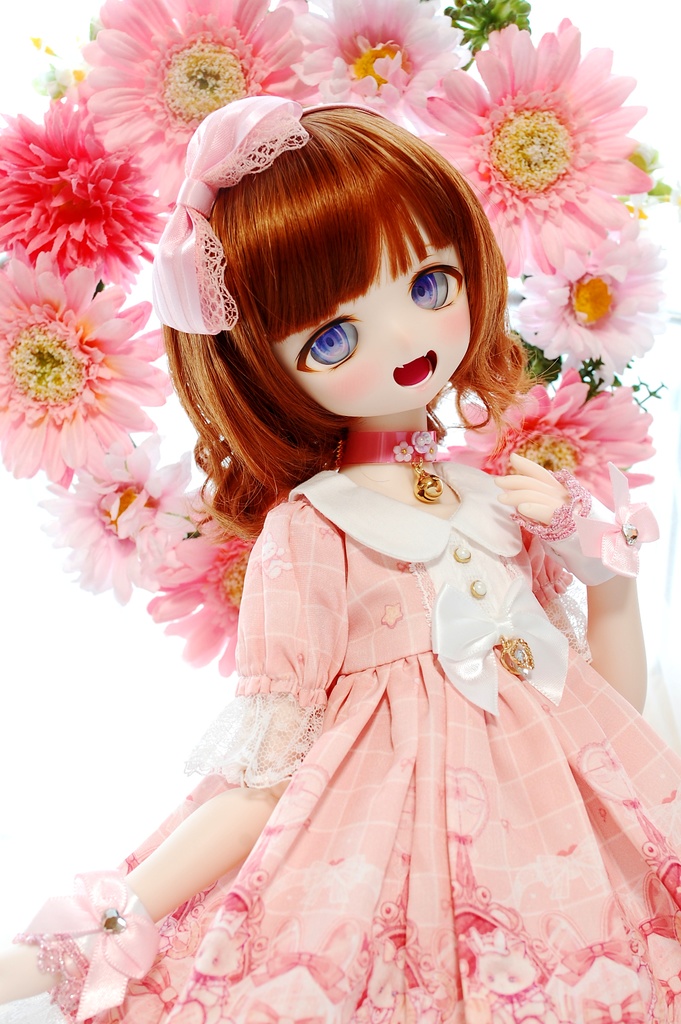 【展示】DDH-01(セミホワイト肌)カスタムヘッド+自作カボションアイ1組+チョーカー1種