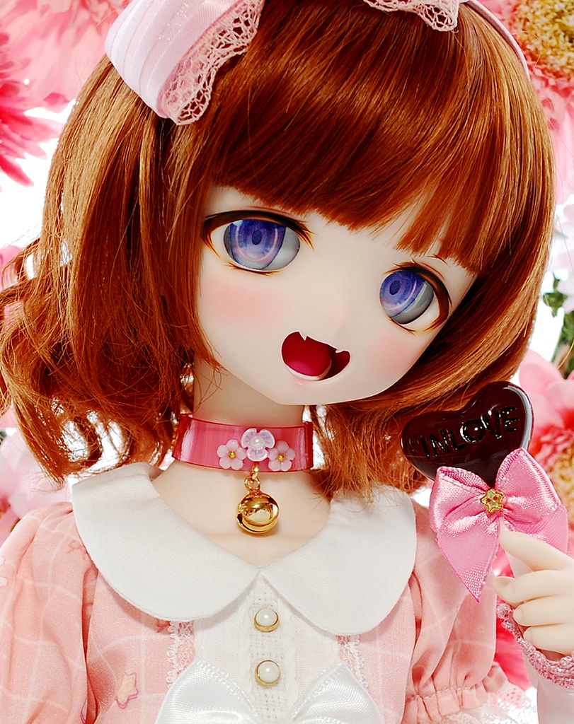 【展示】DDH-01(セミホワイト肌)カスタムヘッド+自作カボションアイ1組+チョーカー1種