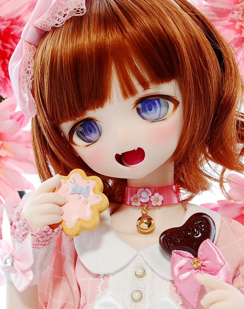 【展示】DDH-01(セミホワイト肌)カスタムヘッド+自作カボションアイ1組+チョーカー1種