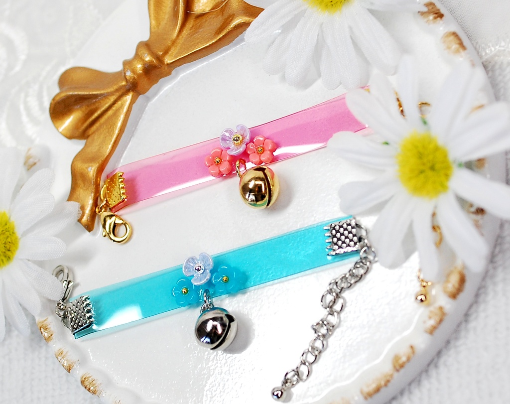 カラフルフラワーと鈴チョーカー