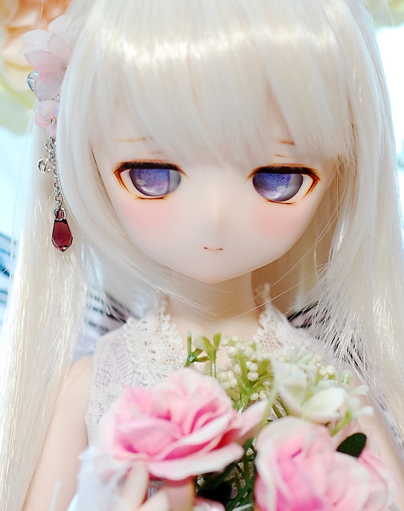 【展示】DDH-01(セミホワイト肌)カスタムヘッド+自作レジンアイ2組