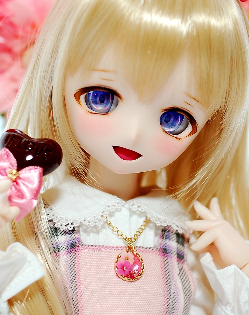 【展示】DDH-01(セミホワイト肌)カスタムヘッド+レジンアイ2組+アクセサリー1種