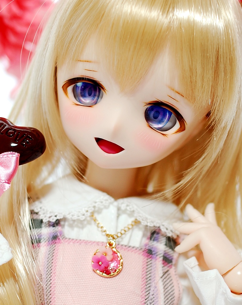 【展示】DDH-01(セミホワイト肌)カスタムヘッド+レジンアイ2組+アクセサリー1種