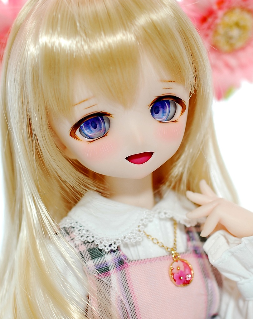 【展示】DDH-01(セミホワイト肌)カスタムヘッド+レジンアイ2組+アクセサリー1種