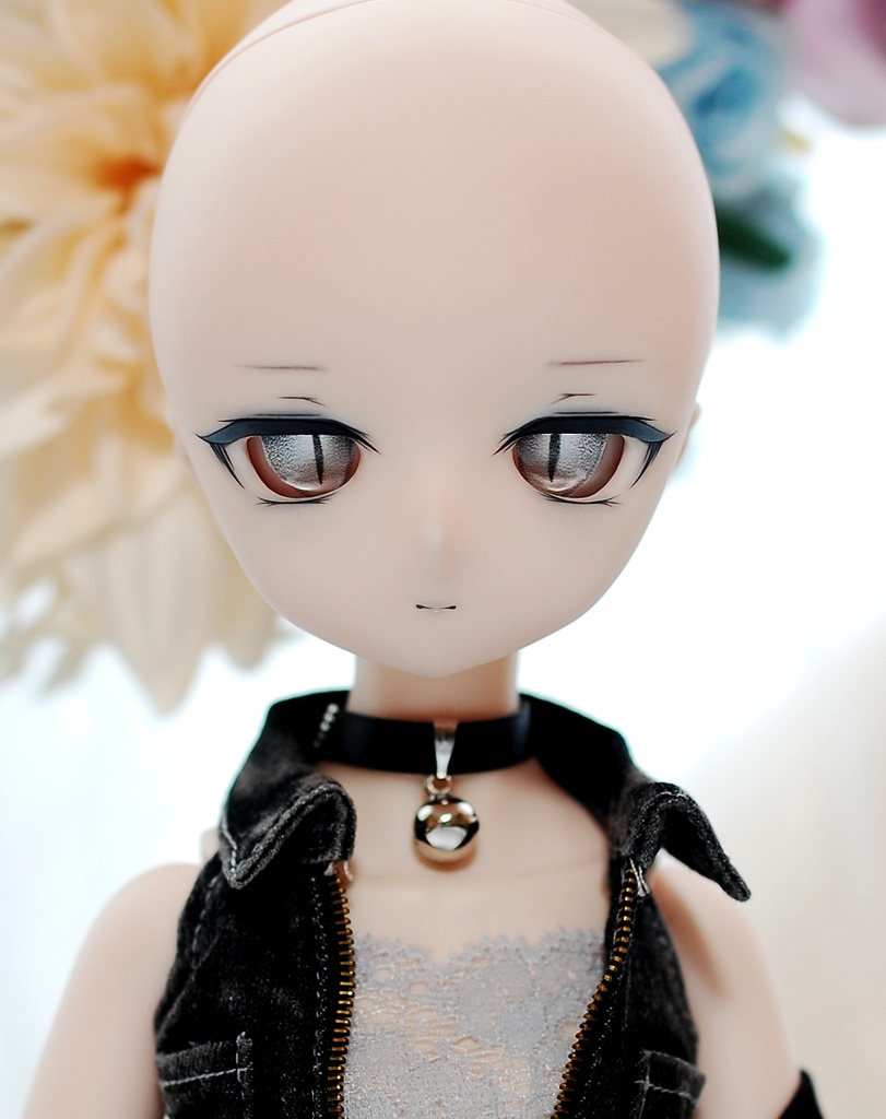 【展示】DDH-01(セミホワイト肌)カスタムヘッド+レジンアイ2組+アクセサリー1種