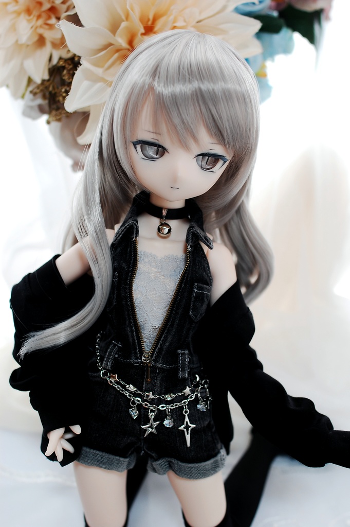 【展示】DDH-01(セミホワイト肌)カスタムヘッド+レジンアイ2組+アクセサリー1種