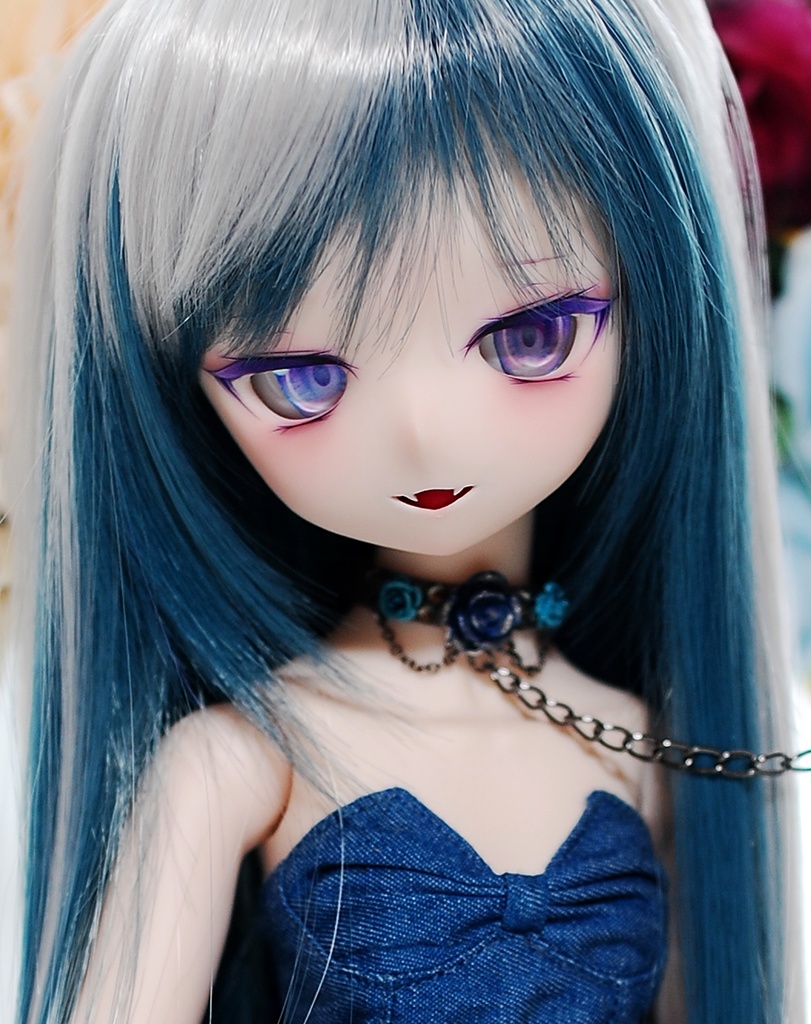 【展示】DDH-01(セミホワイト肌)カスタムヘッド+自作レジンアイ2組+アクセサリーセット1組