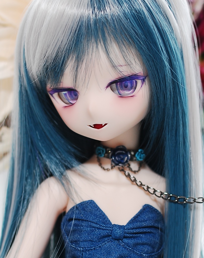 【展示】DDH-01(セミホワイト肌)カスタムヘッド+自作レジンアイ2組+アクセサリーセット1組