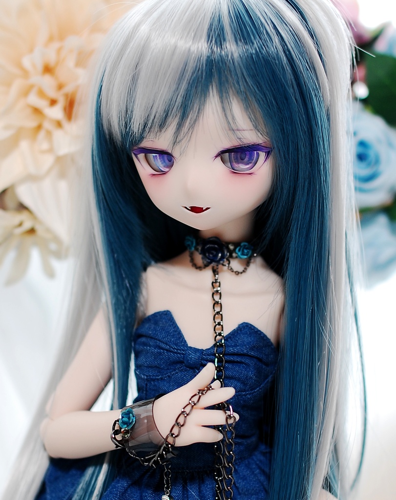 【展示】DDH-01(セミホワイト肌)カスタムヘッド+自作レジンアイ2組+アクセサリーセット1組