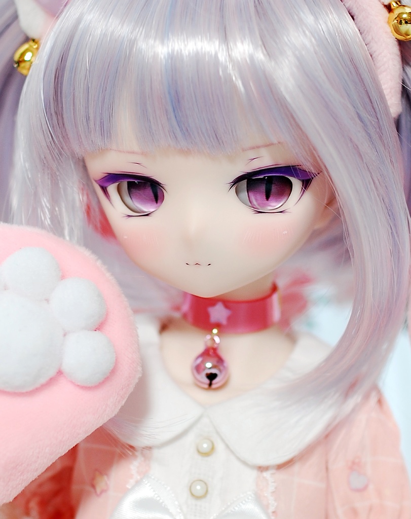 【展示】DDH-01(セミホワイト肌)カスタムヘッド+自作レジンアイ1組+自作アクセサリー1個