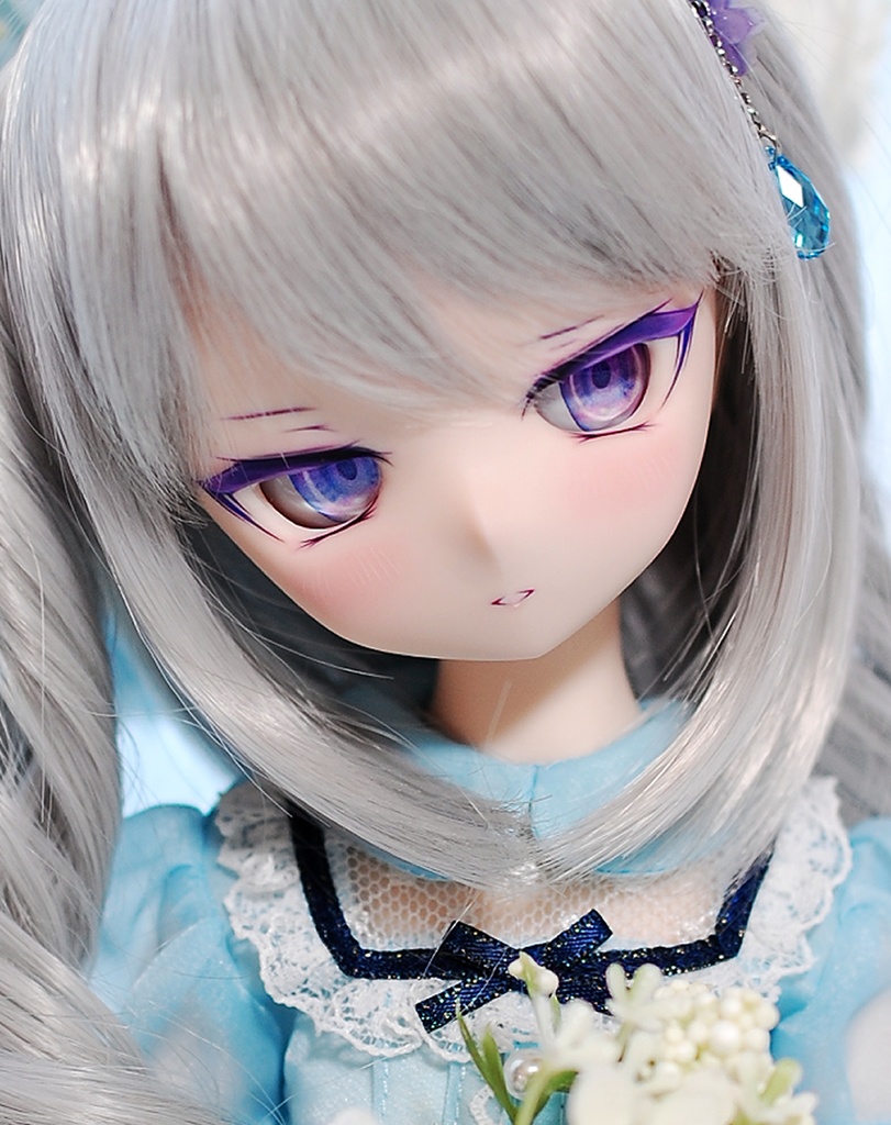 【展示】DDH-01(セミホワイト肌)カスタムヘッド+自作レジンアイ1組+自作アクセサリー1点