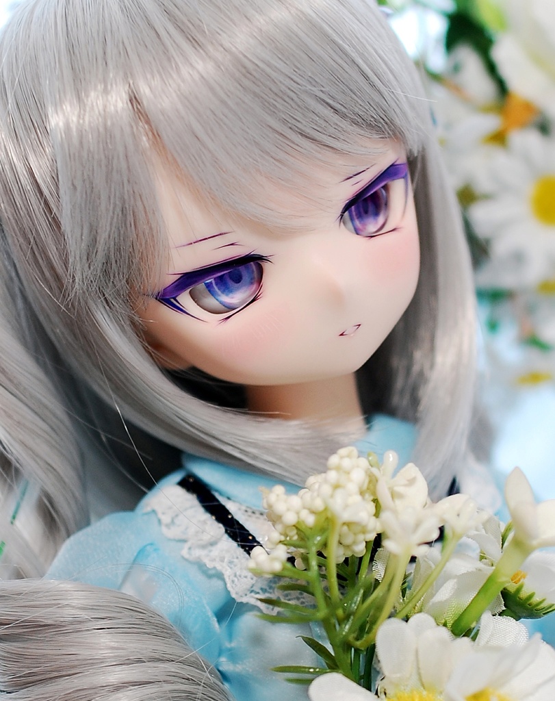 【展示】DDH-01(セミホワイト肌)カスタムヘッド+自作レジンアイ1組+自作アクセサリー1点