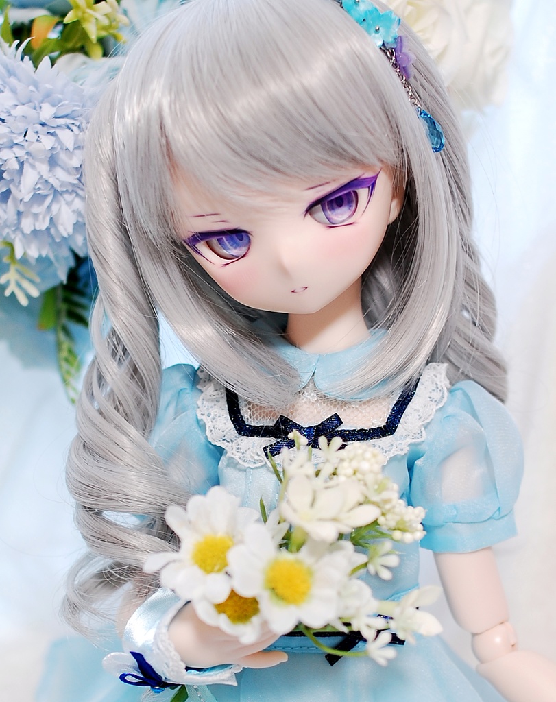 【展示】DDH-01(セミホワイト肌)カスタムヘッド+自作レジンアイ1組+自作アクセサリー1点