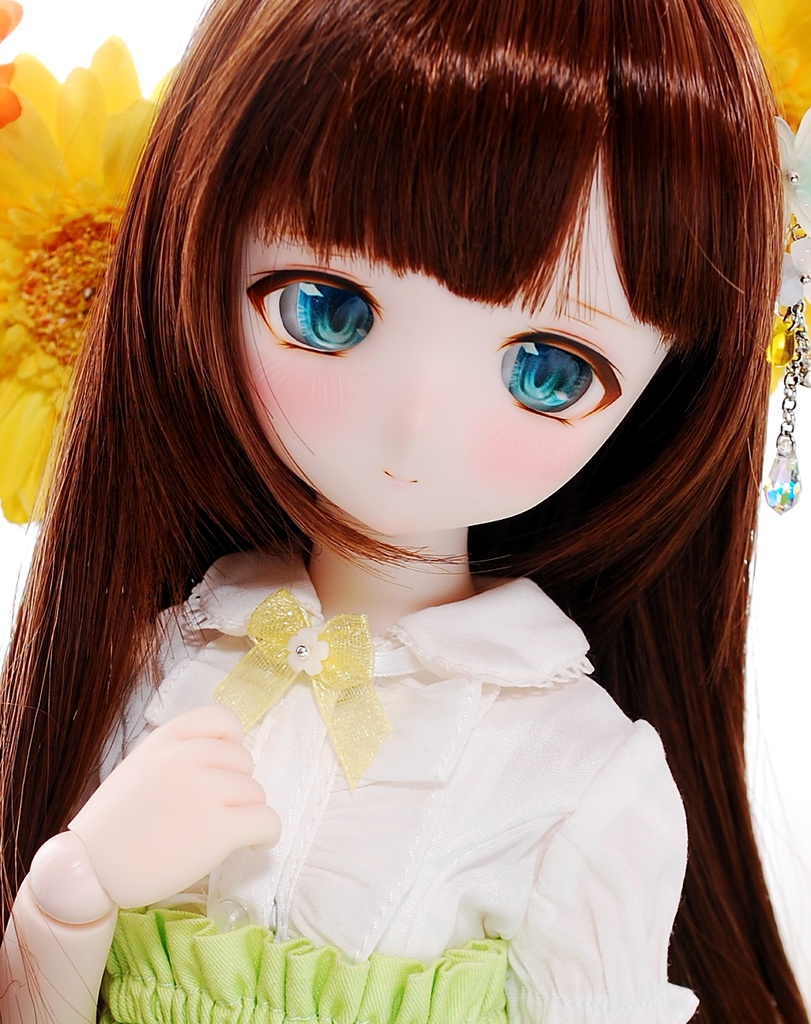 【展示】DDH-01(セミホワイト肌)カスタムヘッド+自作レジンアイ1組+自作アクセサリー1点