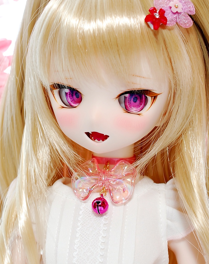 【展示】DDH-01(セミホワイト肌)カスタムヘッド+自作レジンアイ1組+自作チョーカー1種