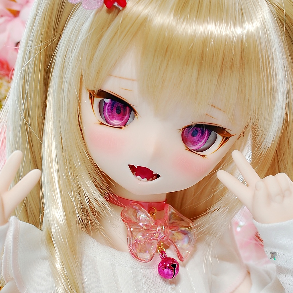 【展示】DDH-01(セミホワイト肌)カスタムヘッド+自作レジンアイ1組+自作チョーカー1種