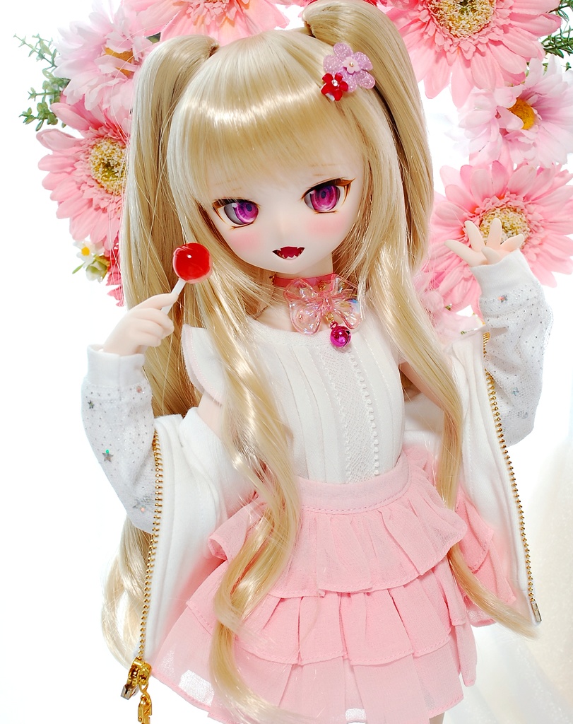 【展示】DDH-01(セミホワイト肌)カスタムヘッド+自作レジンアイ1組+自作チョーカー1種