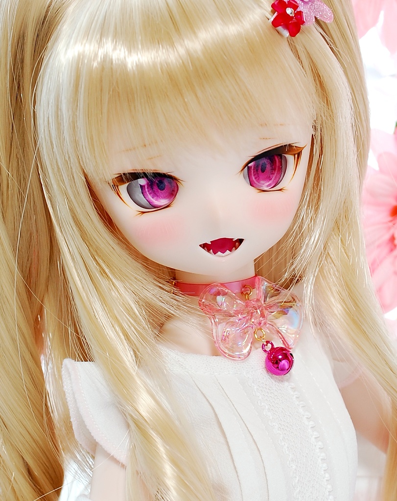 【展示】DDH-01(セミホワイト肌)カスタムヘッド+自作レジンアイ1組+自作チョーカー1種