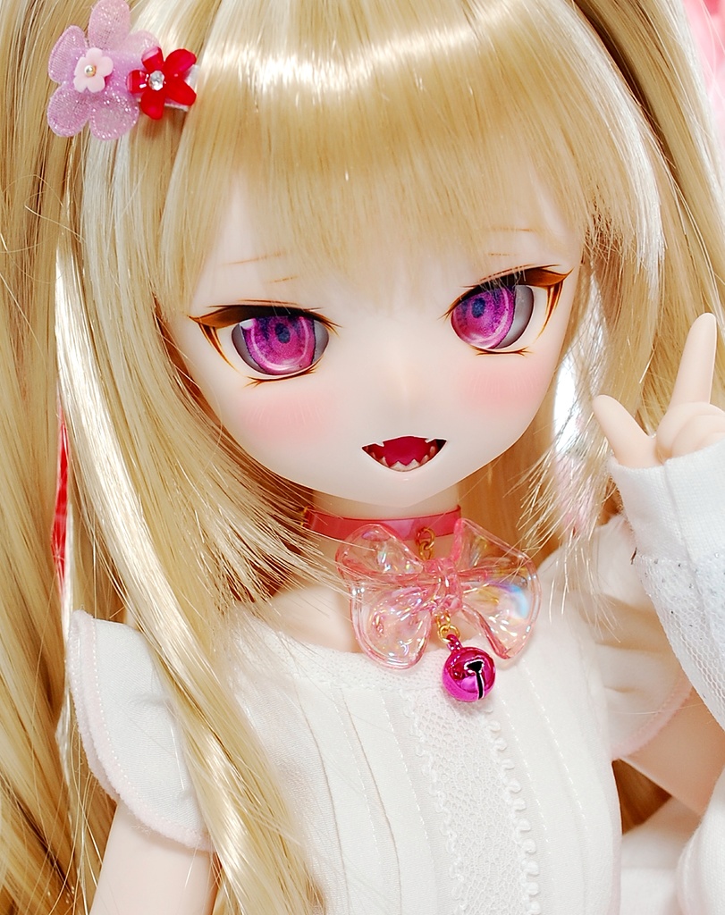 【展示】DDH-01(セミホワイト肌)カスタムヘッド+自作レジンアイ1組+自作チョーカー1種