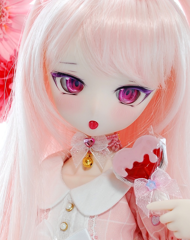 【お迎えありがとうございました!】DDH-01(セミホワイト肌)カスタムヘッド+自作レジンアイ1組+舌パーツ+ブレスレット2個