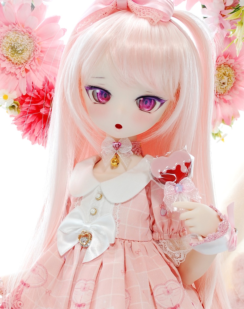 【お迎えありがとうございました!】DDH-01(セミホワイト肌)カスタムヘッド+自作レジンアイ1組+舌パーツ+ブレスレット2個