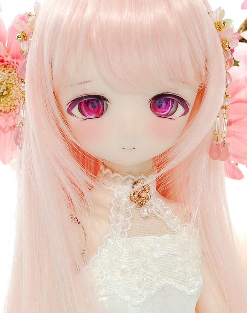 【展示】DDH-01(セミホワイト肌)カスタムヘッド+レジンアイ1組+ヘアアクセサリー1点