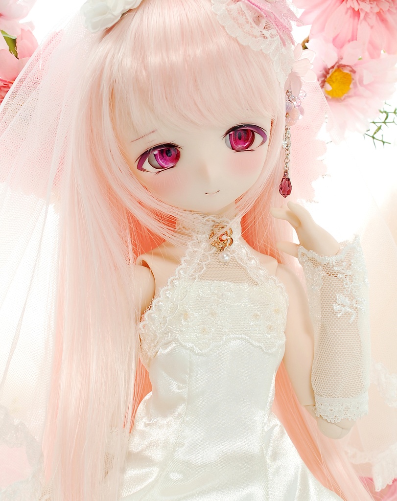 【展示】DDH-01(セミホワイト肌)カスタムヘッド+レジンアイ1組+ヘアアクセサリー1点