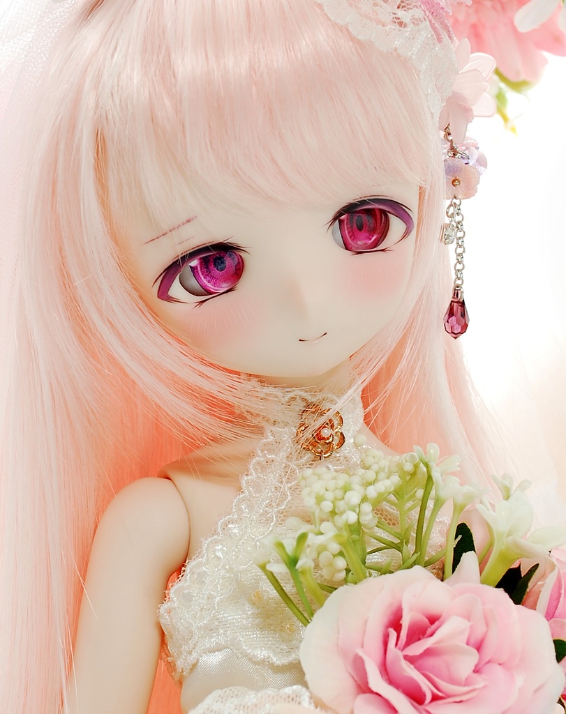 【展示】DDH-01(セミホワイト肌)カスタムヘッド+レジンアイ1組+ヘアアクセサリー1点