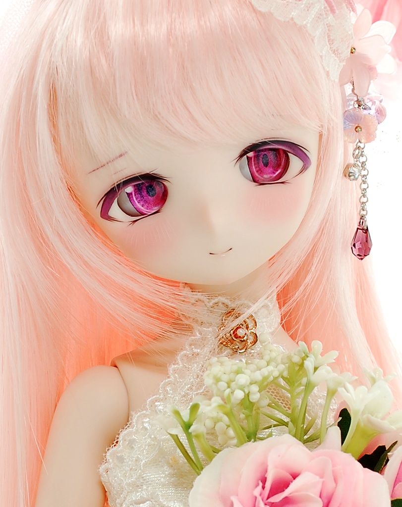 【展示】DDH-01(セミホワイト肌)カスタムヘッド+レジンアイ1組+ヘアアクセサリー1点