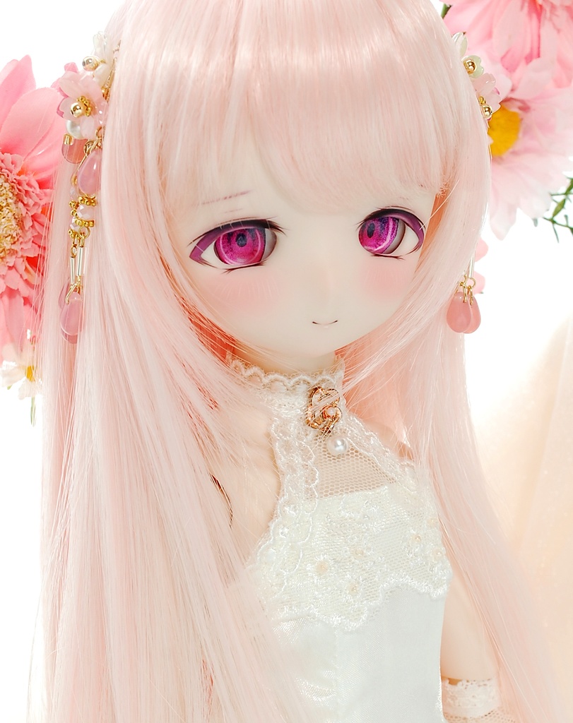【展示】DDH-01(セミホワイト肌)カスタムヘッド+レジンアイ1組+ヘアアクセサリー1点