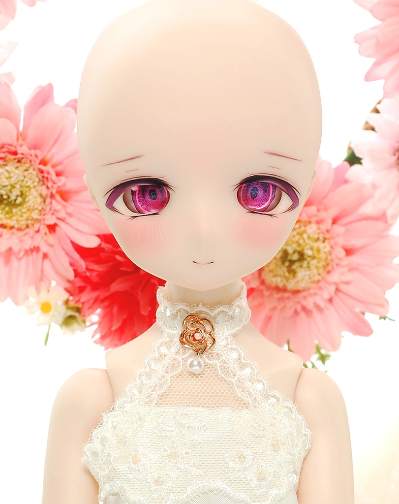 【展示】DDH-01(セミホワイト肌)カスタムヘッド+レジンアイ1組+ヘアアクセサリー1点
