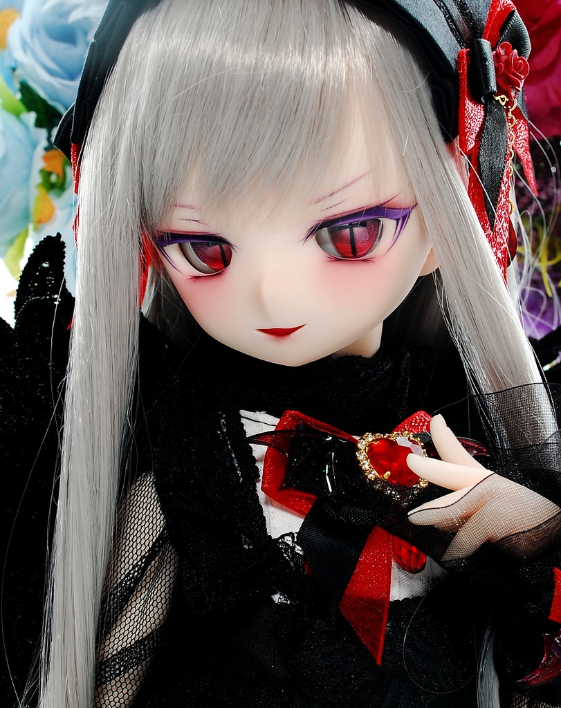 【展示】DDH-01(セミホワイト肌)カスタムヘッド+自作レジンアイ2組+舌パーツ2組+アクセサリーセット