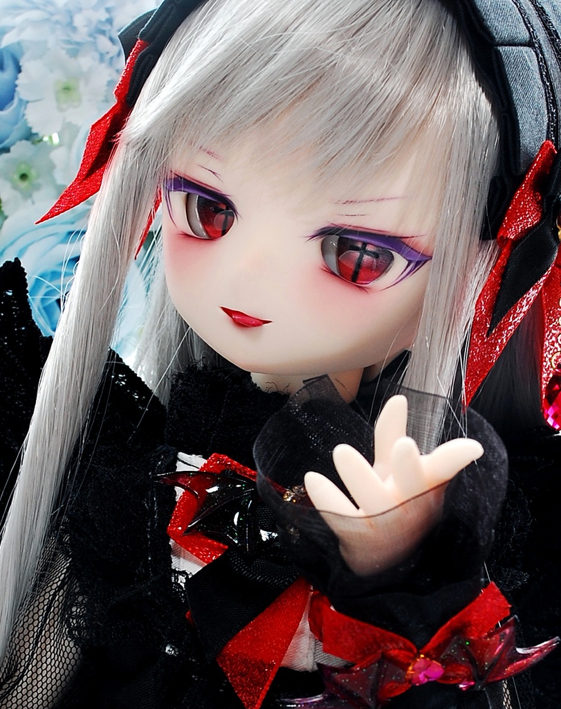 【展示】DDH-01(セミホワイト肌)カスタムヘッド+自作レジンアイ2組+舌パーツ2組+アクセサリーセット