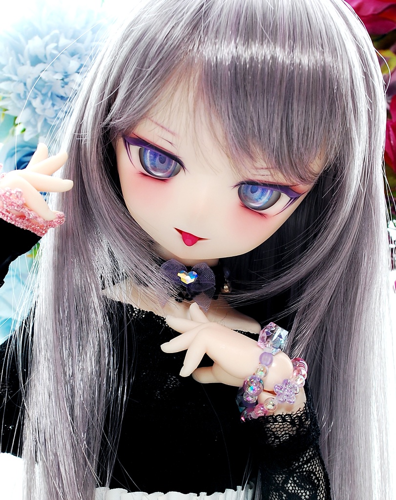 【展示】DDH-01(セミホワイト肌)カスタムヘッド+自作レジンアイ2組+舌パーツ2組+アクセサリーセット